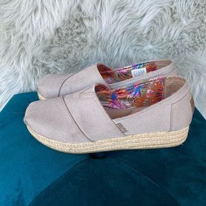 Bob’s platform memory foam flat espadrilles 9W